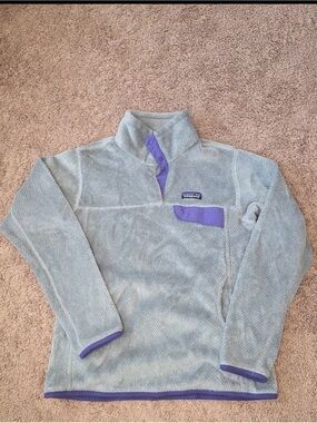 Patagonia Light Gray Fleece Pullover with Purple Trim